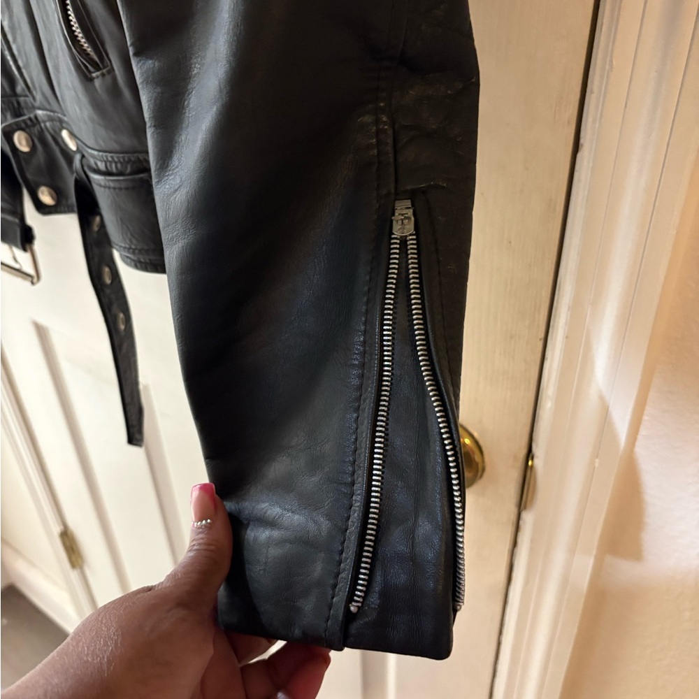 Luxurious Black Leather Biker Jacket - Picture 3 of 10